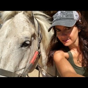 Meet your Posher, Leanne